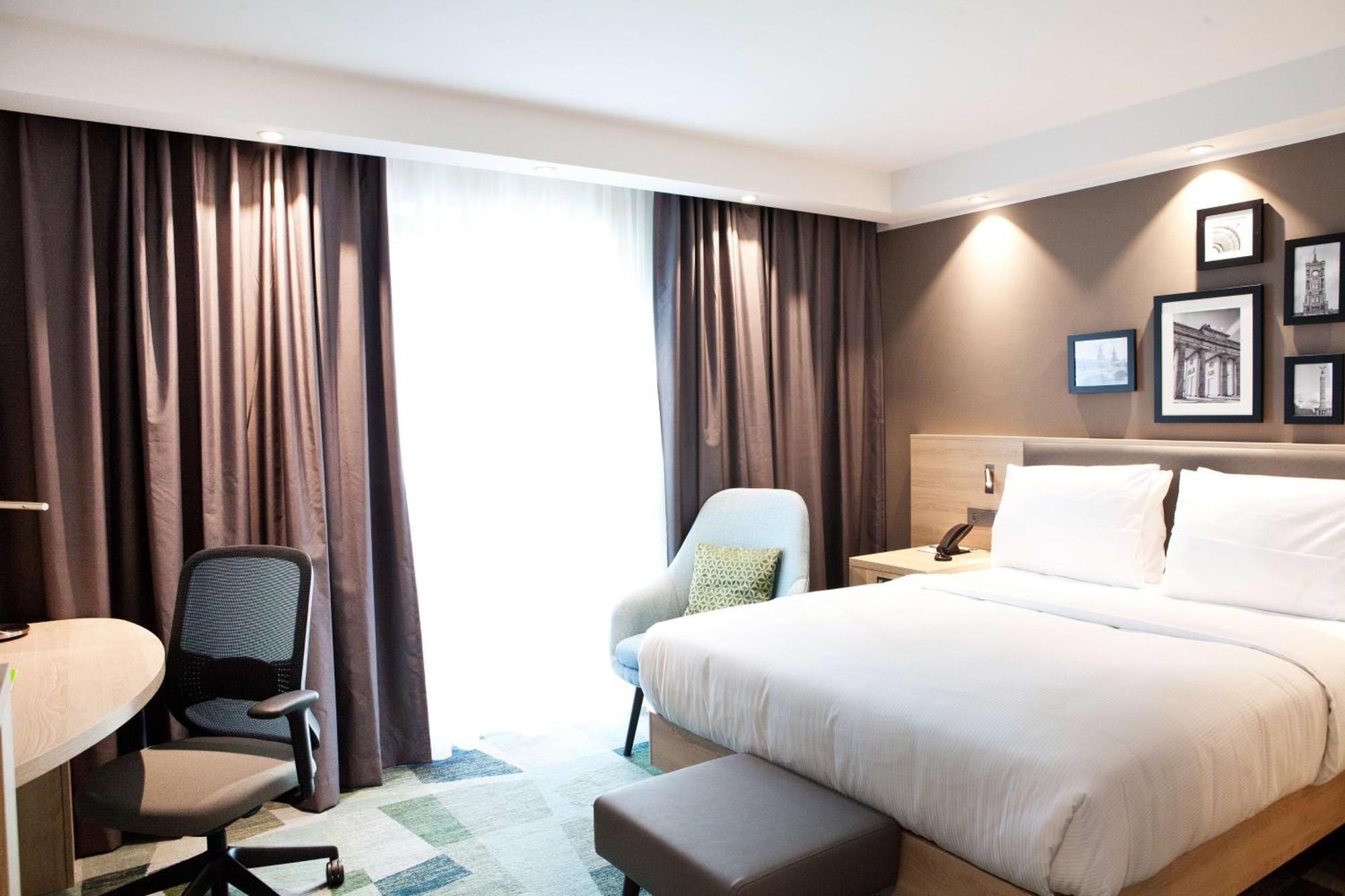 Hampton By Hilton Berlin City East Side Gallery — Photos 1